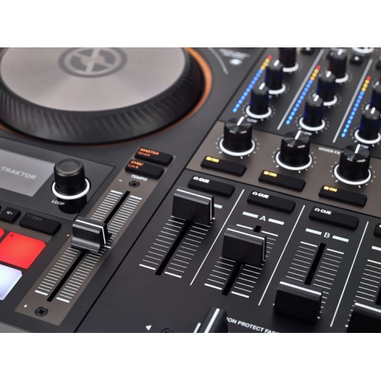 NATIVE INSTRUMENTS TRAKTOR KONTROL S4 MK3 CONTROLADOR DJ