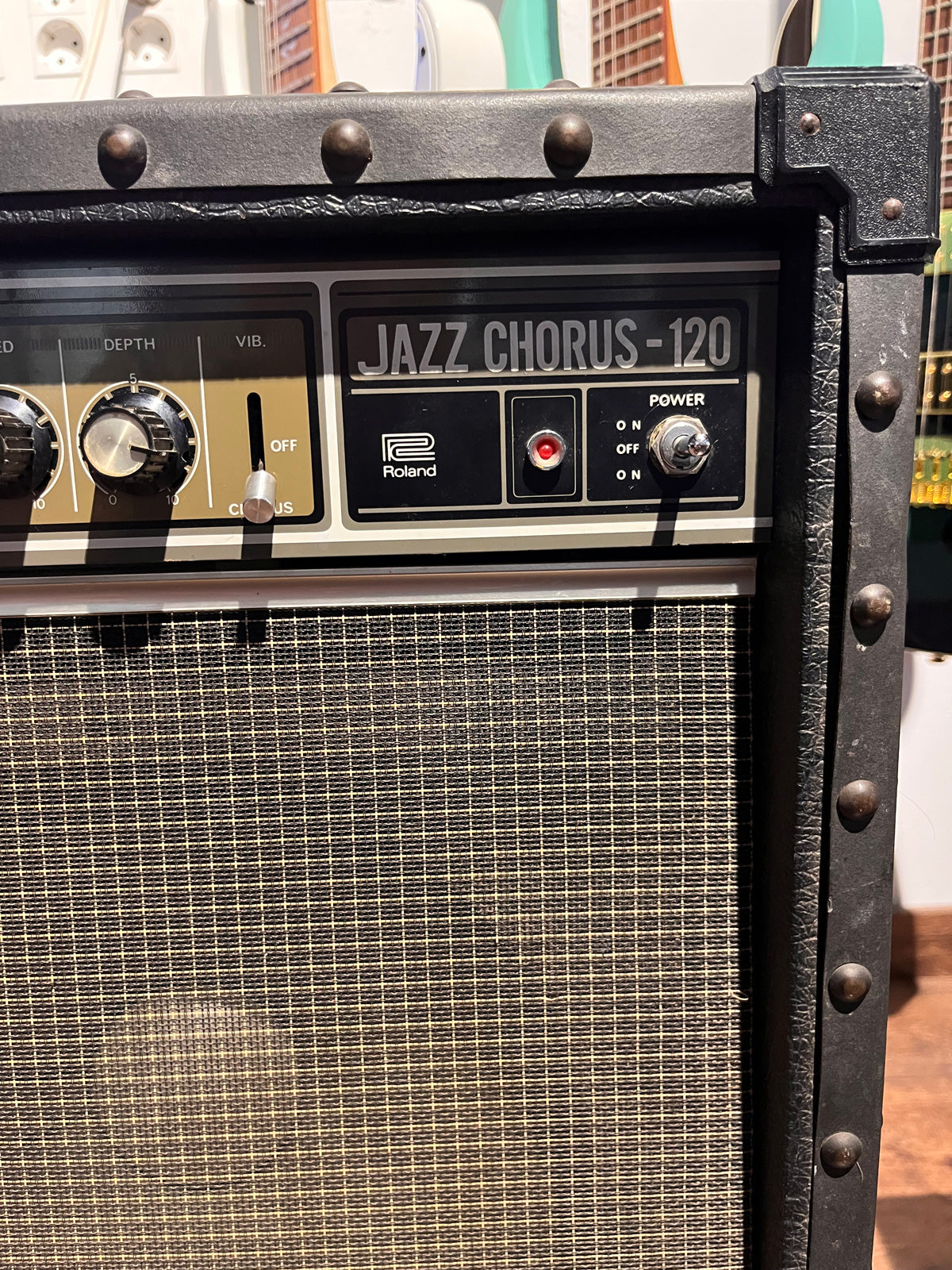 ROLAND JC120 JAZZ CHORUS AMPLIFICADOR GUITARRA MADE IN USA. SEGUNDA MANO