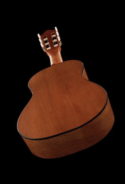 Yamaha GL1 Guitalele Natural 10