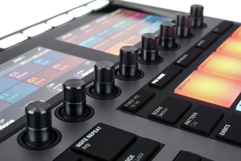 Native Instruments Maschine+ Groovebox 11