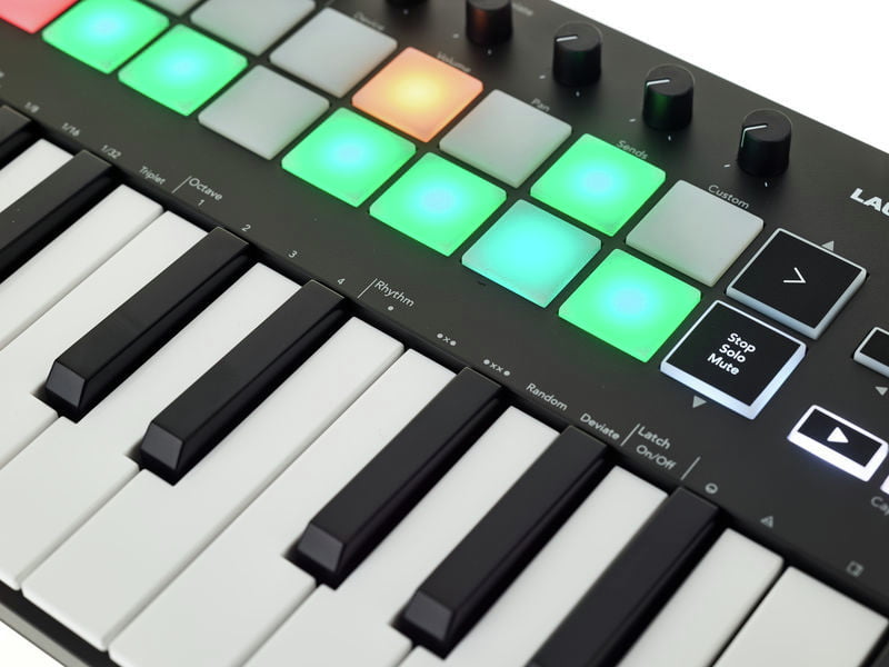 Novation Launchkey Mini MK3 Teclado Controlador Midi 9