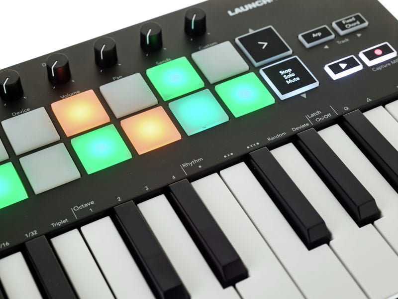 Novation Launchkey Mini MK3 Teclado Controlador Midi 10