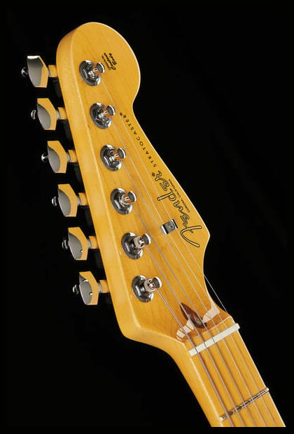 Fender American Professional II Stratocaster MN Guitarra Eléctrica Sienna Sunburst 22