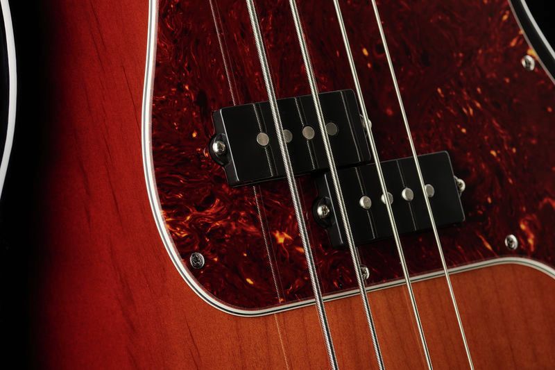 Fender American Professional II Precision Bass RW Bajo Eléctrico 3 Colores Sunburst 15