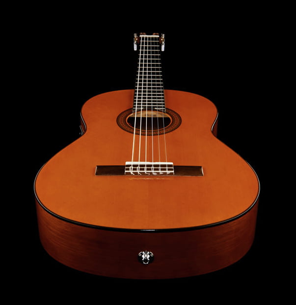 Yamaha CGX102 Guitarra Española Electrificada 13