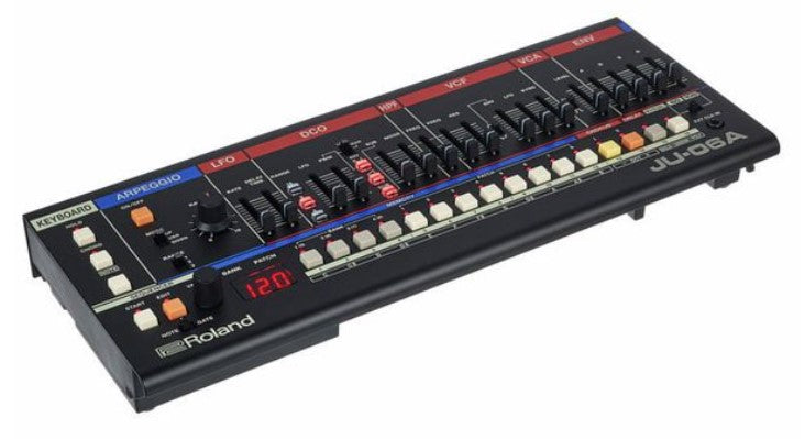 Roland JU-06A Boutique Módulo Sintetizador 2