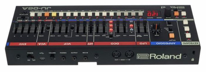 Roland JU-06A Boutique Módulo Sintetizador 5