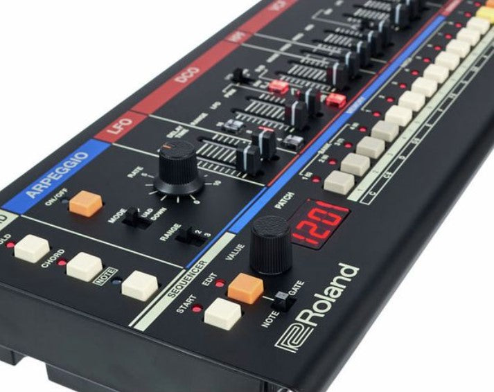 Roland JU-06A Boutique Módulo Sintetizador 7