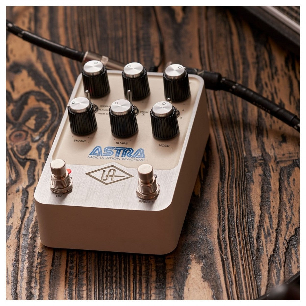 Universal Audio Astra Modulation Machine UAFX Pedal Modulación 15