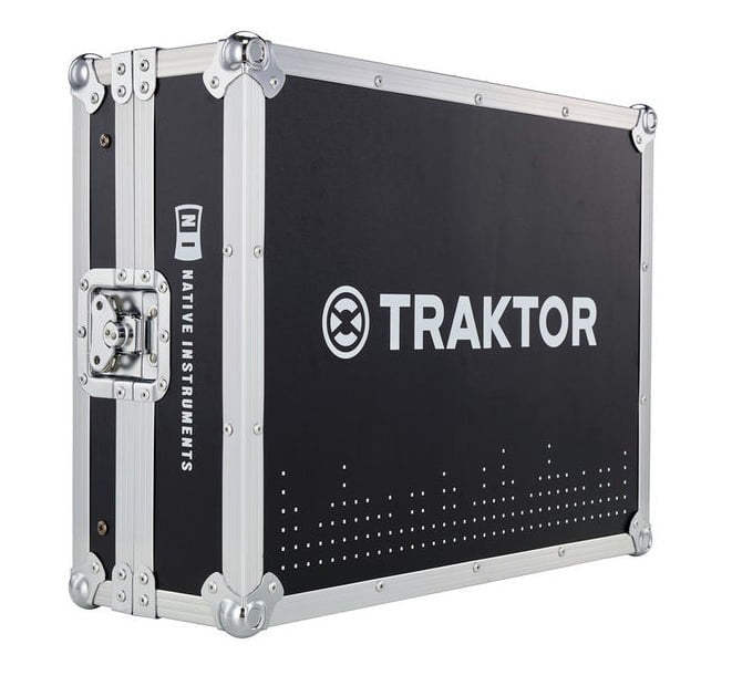 Native Instruments Traktor Kontrol S4 MK3 Flightcase 2