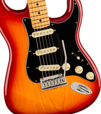 Fender American Ultra Luxe Stratocaster MN Guitarra Eléctrica Plasma Red Burst 4