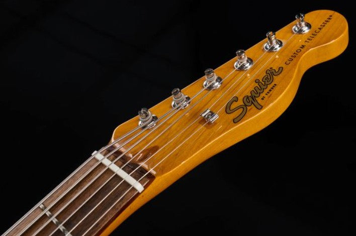 Squier Classic Vibe Baritone Custom Telecaster IL Guitarra Eléctrica 3 Colores Sunburst 19