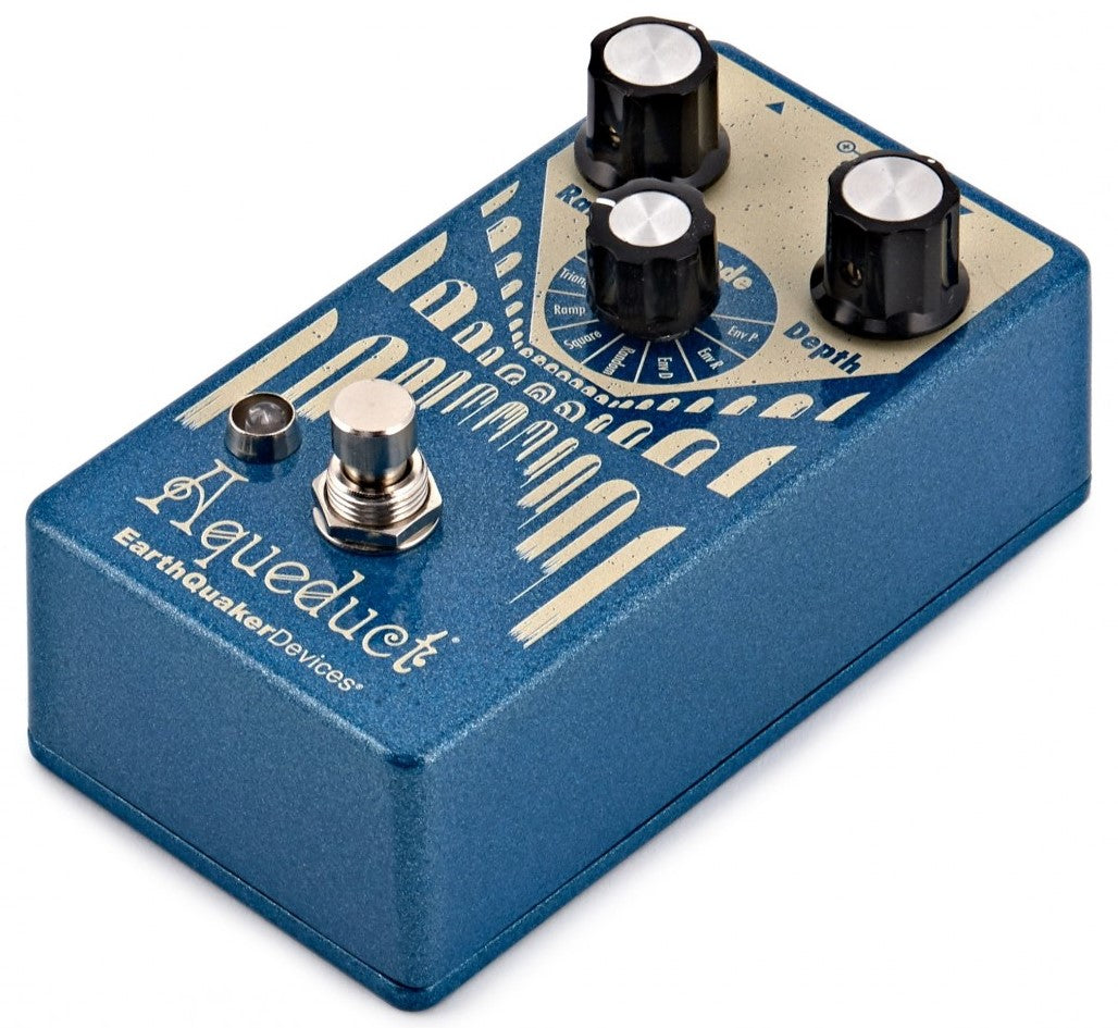 Earthquaker Devices Aqueduct Pedal Vibrato 15