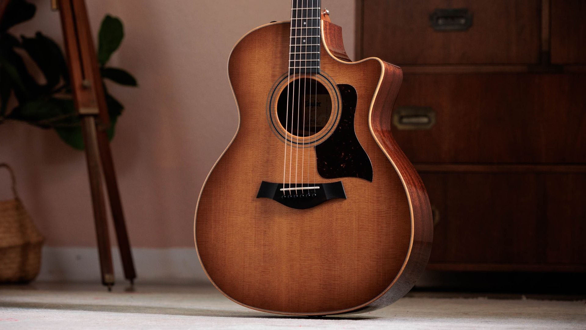 Taylor 314ce Studio SEB Guitarra Electroacústica Grand Auditorium Shaded Edge Burst 14