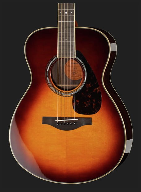 Yamaha LS6 ARE BS Guitarra Electroacústica Brown Sunburst 4