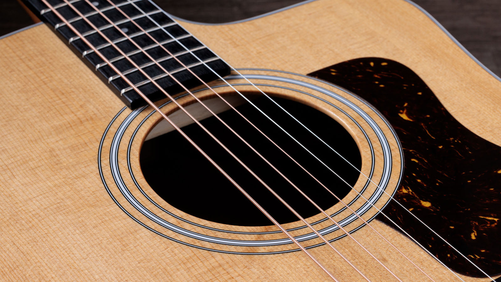 Taylor 210CE Guitarra Electroacústica Dreadnought 3