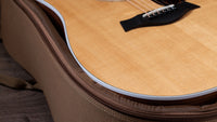 Taylor 210CE Guitarra Electroacústica Dreadnought 12