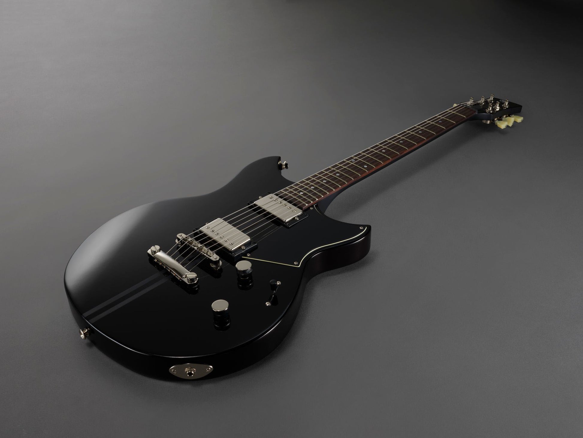 Yamaha RSE20 BL Revstar Element Guitarra Eléctrica Negra 5