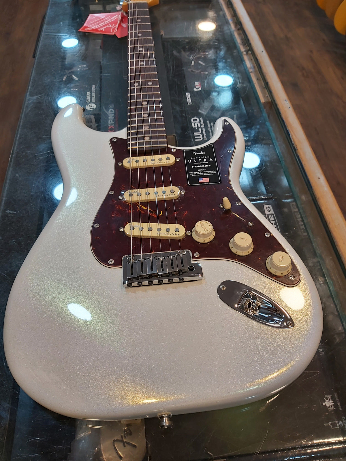 Fender American Ultra Stratocaster RW Guitarra Eléctrica Arctic Pearl 3