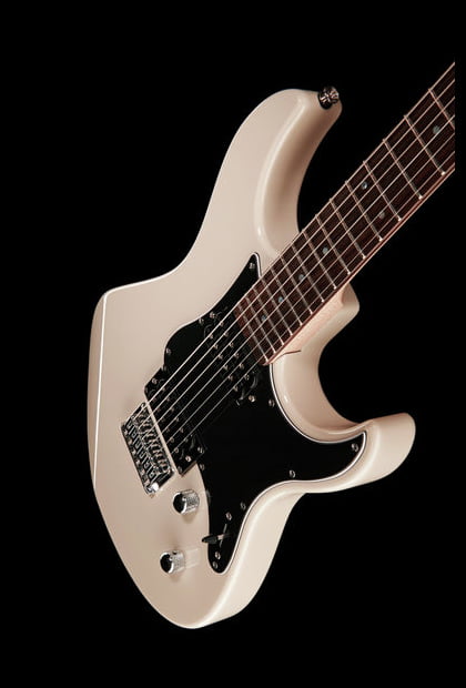 Yamaha Pacifica 120H VW Guitarra Eléctrica Vintage White 17