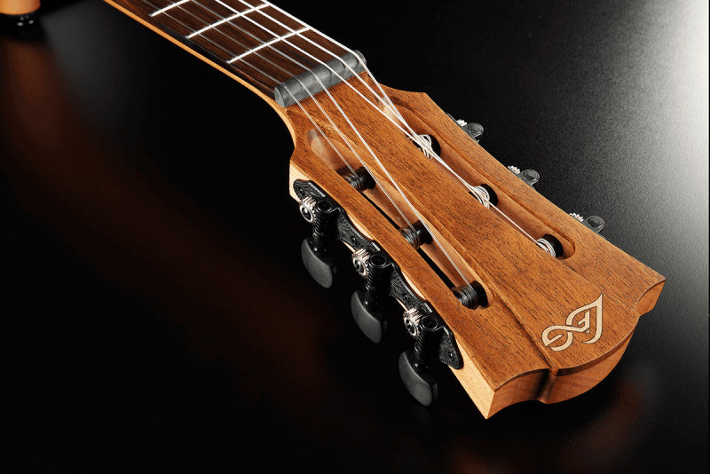 LAG TN70A Guitarra Acústica Nylon Auditorio Natural 7