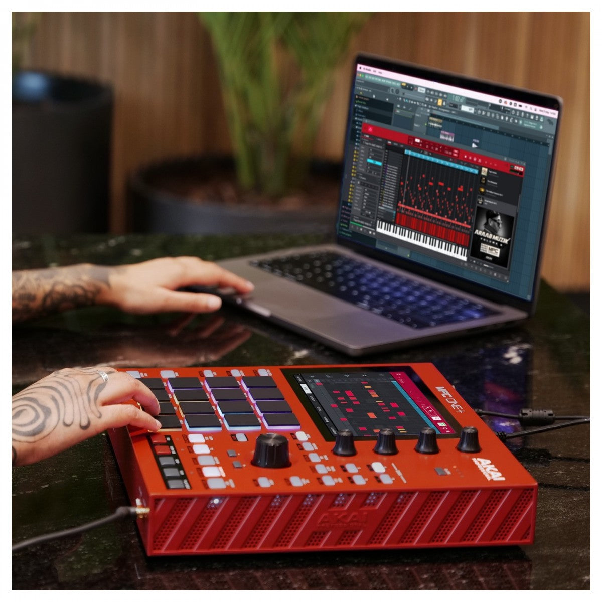 AKAI MPC-One + Centro de Producción Musical 6