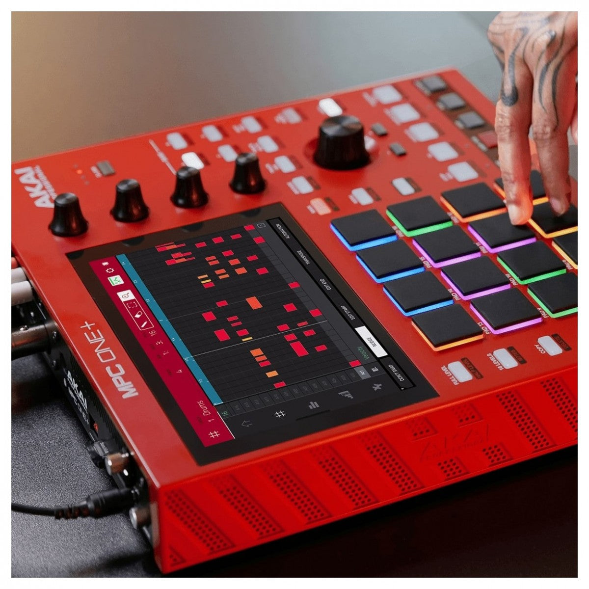 AKAI MPC-One + Centro de Producción Musical 8