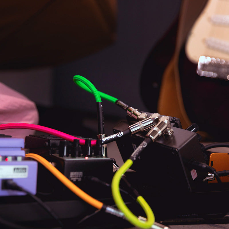 Adam Hall K4IRR0030NEOSET Set 4 Cables Instrumento Jacks Acodados 30cm 6