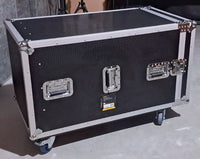 Walkasse WC-MICSTAND16 Flight Case para 16 Soportes de Micrófono con Ruedas 1