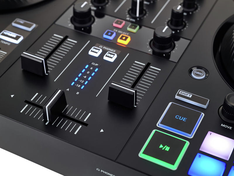 Native Instruments Traktor Kontrol S2 MK3 Controlador DJ 16