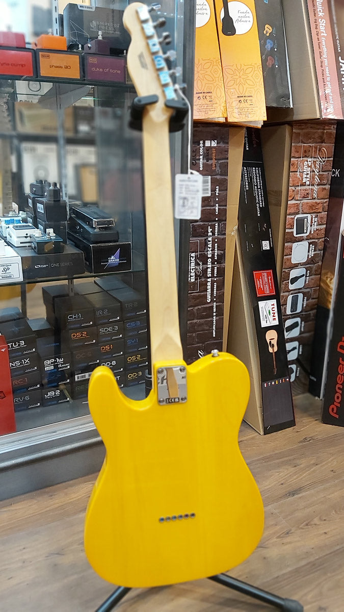Fender Standard Telecaster MN Guitarra Eléctrica Butterscotch Blonde. Demo 2
