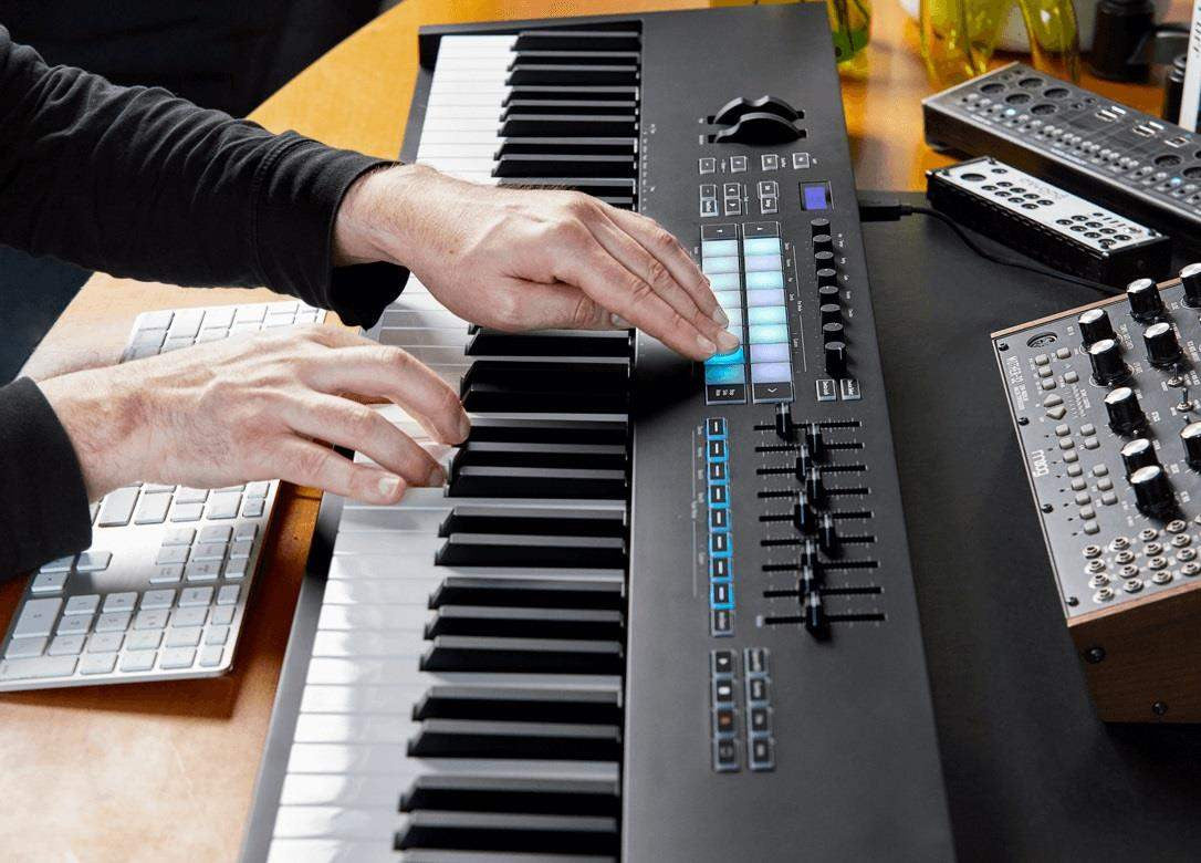 Novation Launchkey 88 MKIII Teclado Controlador 88 Teclas 8