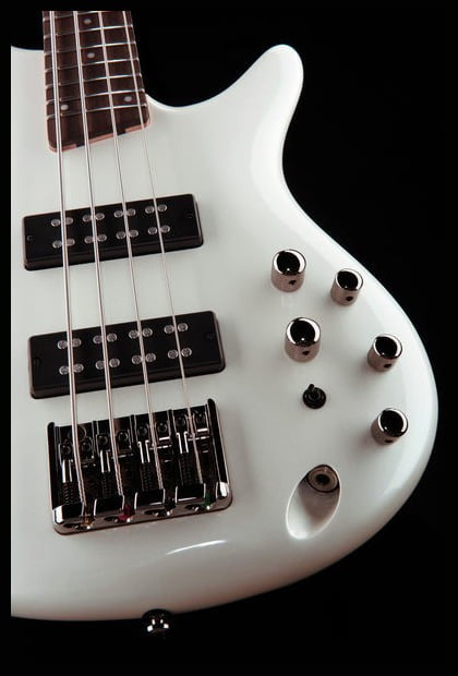 Ibanez SR300E PW Bajo Eléctrico Pearl White 12