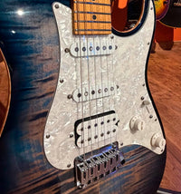 Suhr Standard Plus MN WBB Guitarra Eléctrica Trans Whale Blue Burst 2