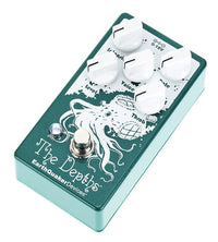 Earthquaker Devices The Depths V2 Pedal Tremolo 2