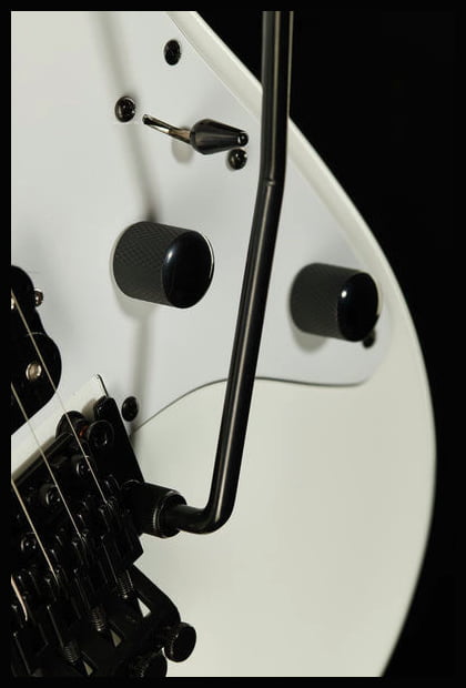 Jackson X Signature Adrian Smith SDXM MN Guitarra Eléctrica Snow White with White Pickguard 17