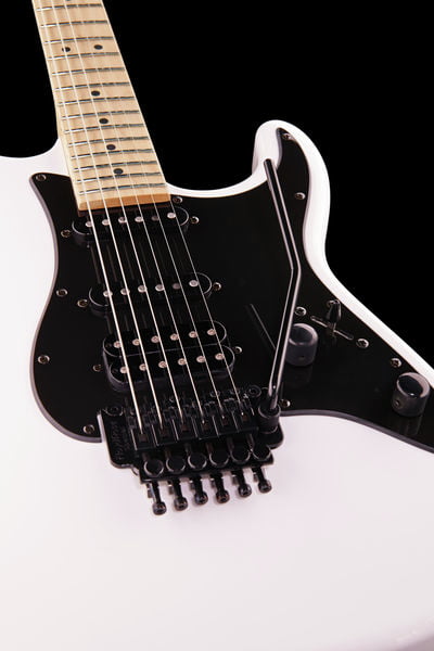 Jackson X Signature Adrian Smith SDXM MN Guitarra Eléctrica Snow White with Black Pickguard 18