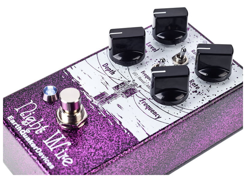 Earthquaker Devices Night Wire V2 Pedal Tremolo 12