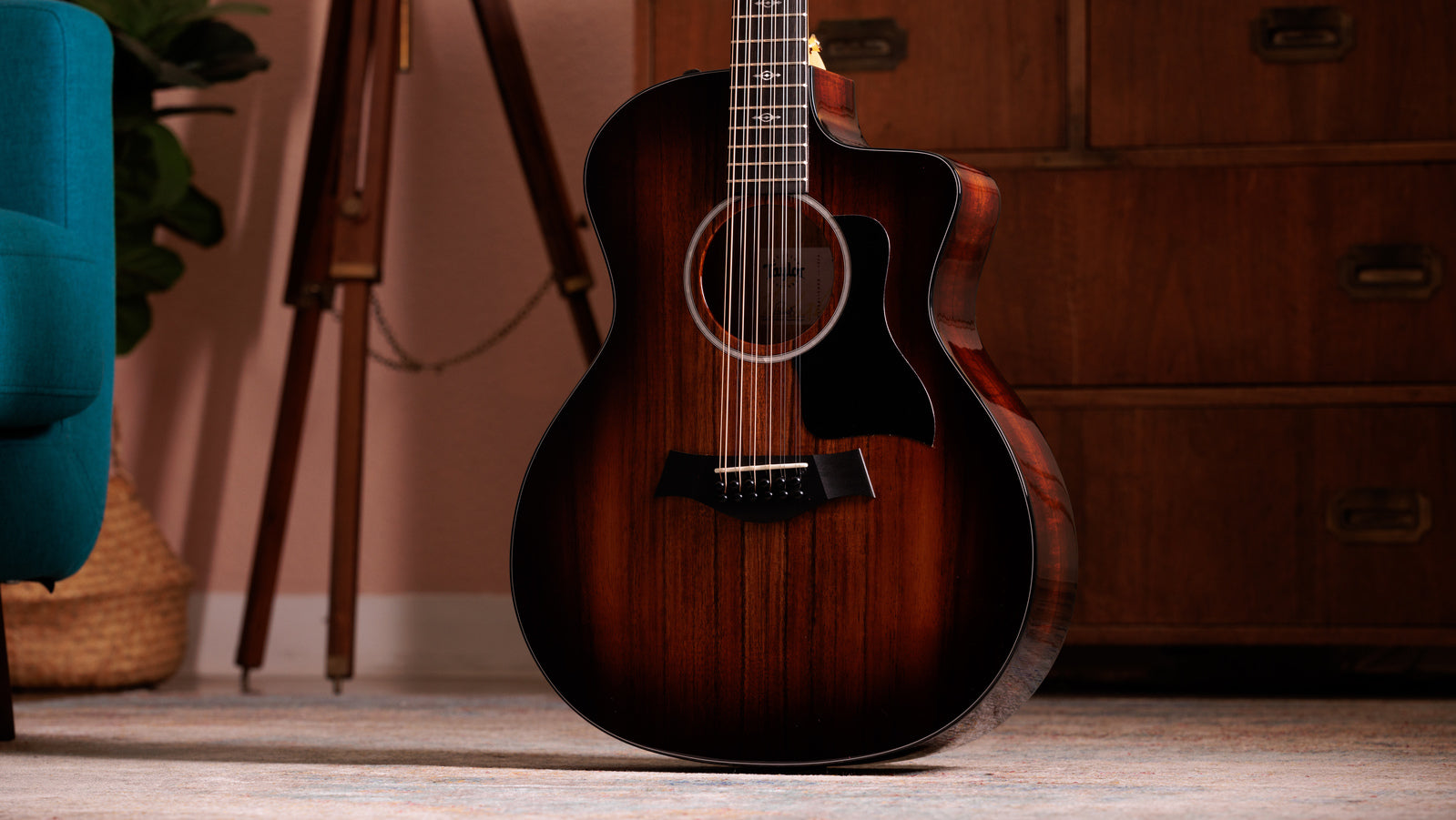 Taylor 264CE K DLX Guitarra Electroacústica 12 Cuerdas Shaded Edge Burst 13