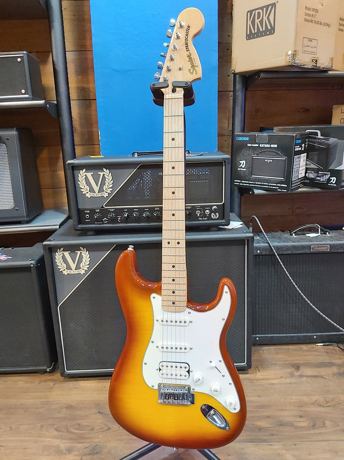 Squier Affinity Stratocaster FMT HSS MN Guitarra Eléctrica Sienna Sunburst. Demo 1