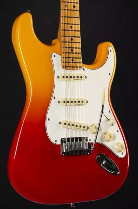 Fender Player Plus Stratocaster MN Guitarra Eléctrica Tequila Sunrise 11