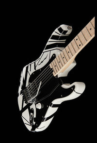 EVH Stripe Series MN Guitarra Eléctrica White with Black Stripes 18