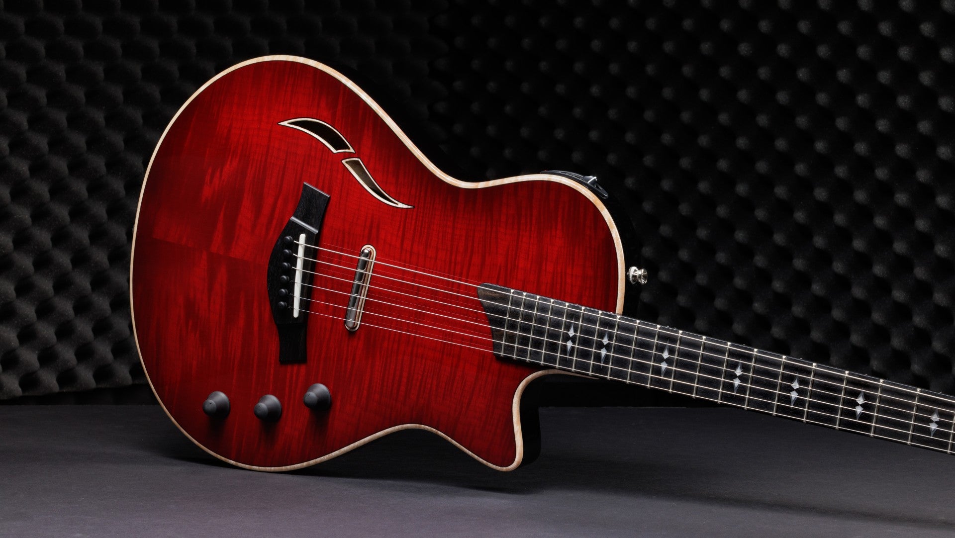 Taylor T5Z Pro CR Guitarra Eléctrica Cayenne Red 3