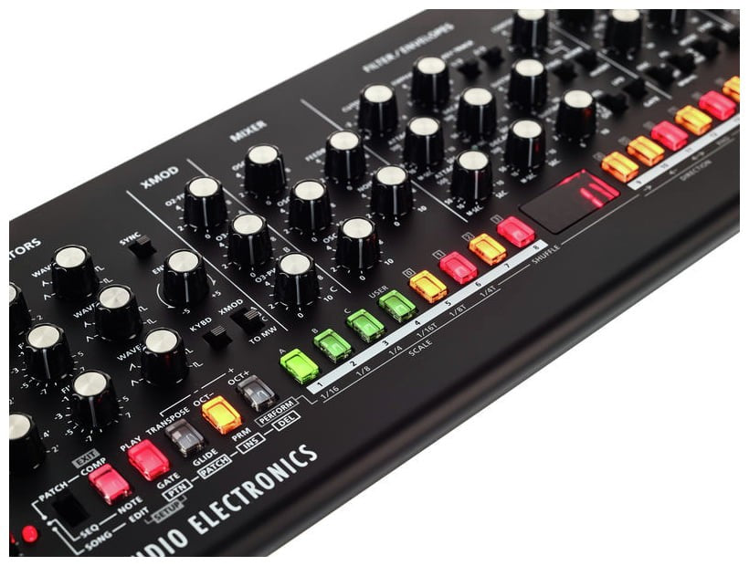 Roland SE 02 Sintetizador Analógico 8