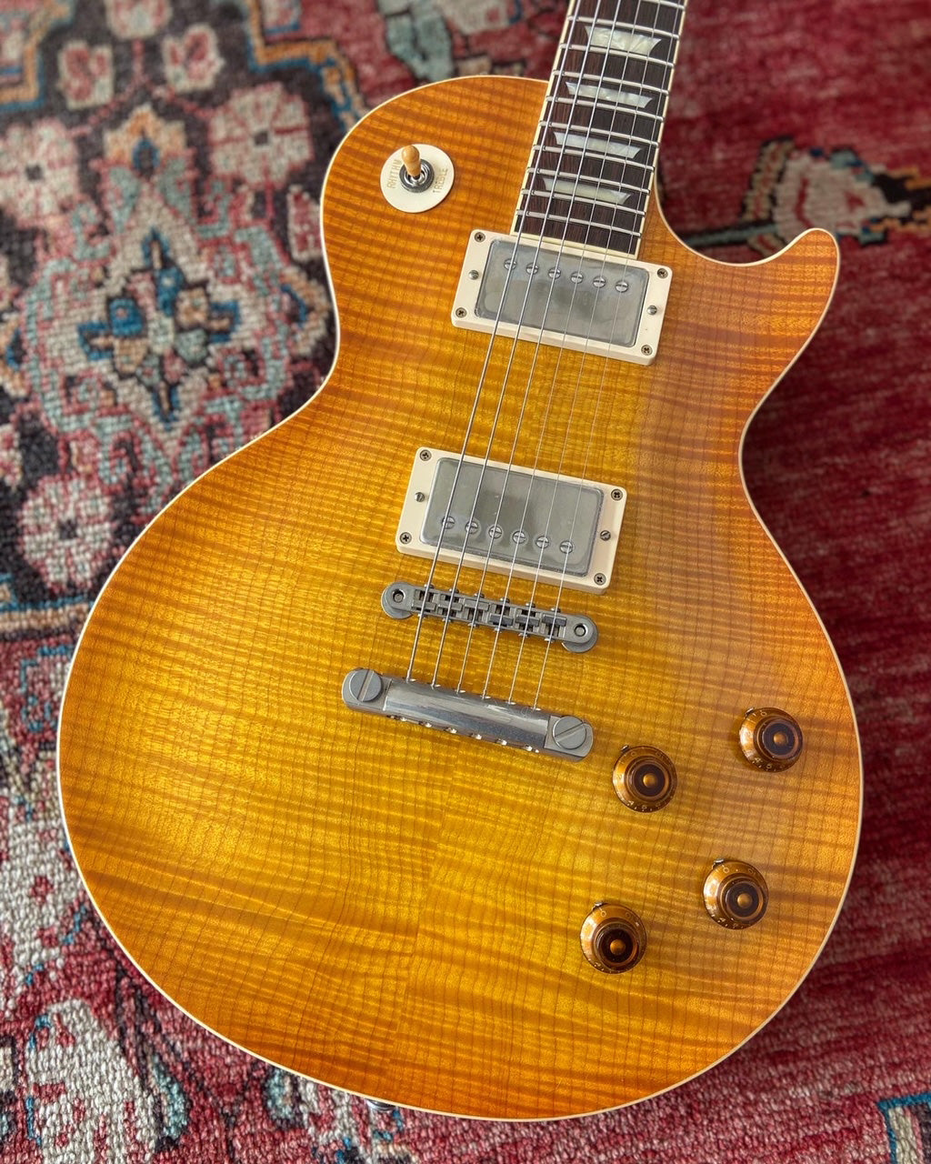 Tokai LS390 Relic HB Guitarra Eléctrica Honey Burst 2