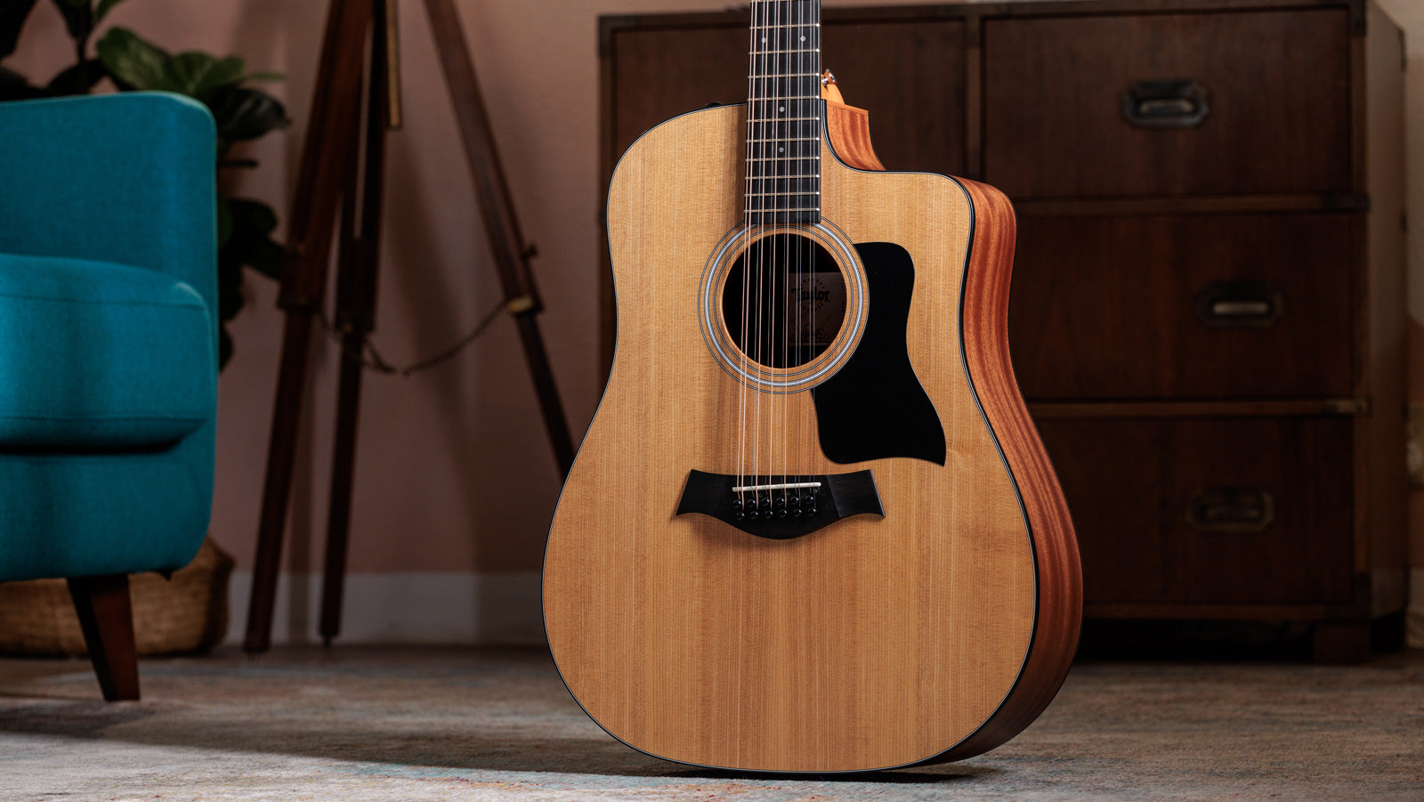 Taylor 150CE Guitarra Electroacústica 12 Cuerdas Dreadnought 4