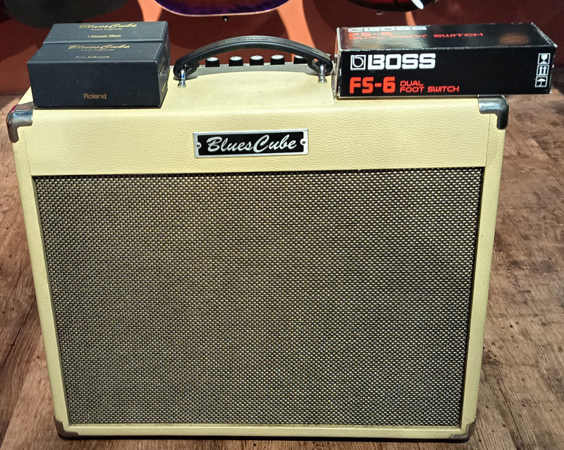 Roland Blues Cube Stage Amplificador Guitarra con 2 Tone Capsule y FS6. Segunda Mano 1
