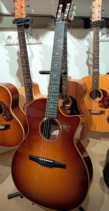 Taylor 714CE N WS Guitarra Electroacústica Nylon Gran Auditorio Western Sunburst. Segunda Mano 1