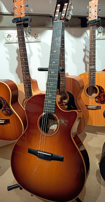 Taylor 714CE N WS Guitarra Electroacústica Nylon Gran Auditorio Western Sunburst. Segunda Mano 1