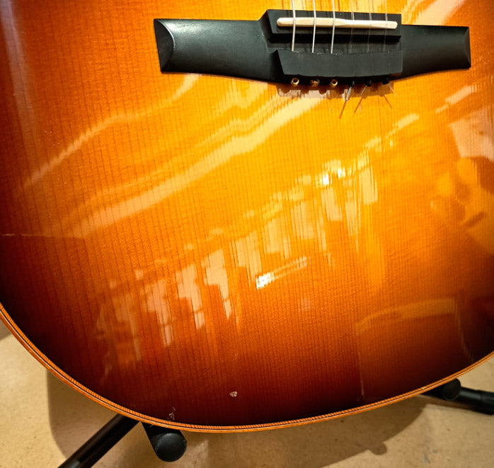 Taylor 714CE N WS Guitarra Electroacústica Nylon Gran Auditorio Western Sunburst. Segunda Mano 2